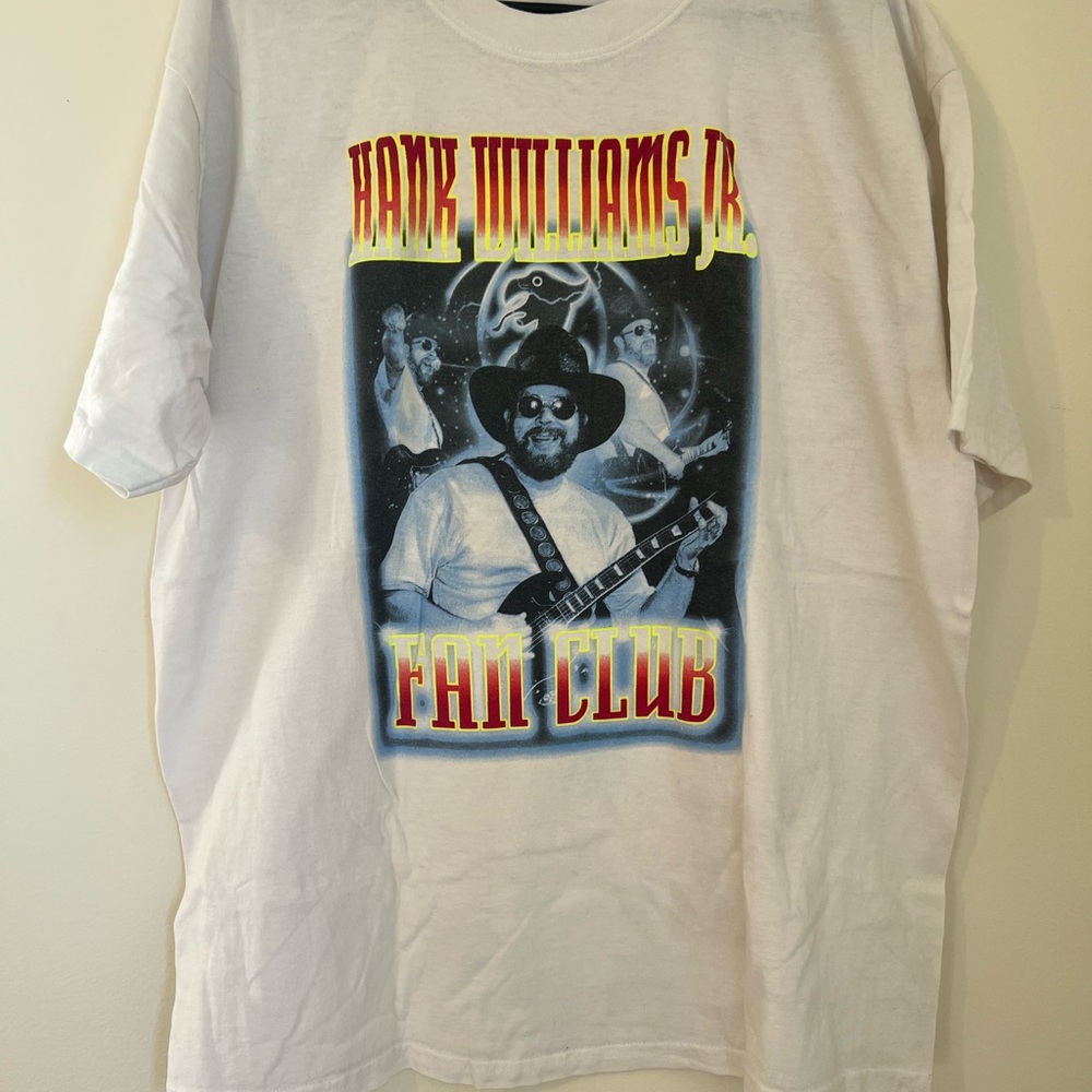 XL White Hank Williams Jr. Fan Club Graphic Tee with Red and Yellow Print
